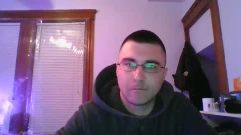 Snapshot of crush380 chatting on December 8, 12:18 am Crush380 online show from December 8, 12:18 am