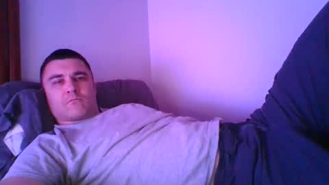 Snapshot of crush380 chatting on February 6, 2:33 am Crush380 online show from February 6, 2:33 am