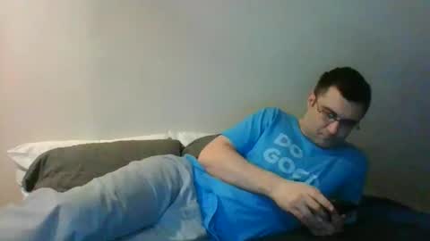 Snapshot of crush380 chatting on February 9, 3:10 am Crush380 online show from February 9, 3:10 am