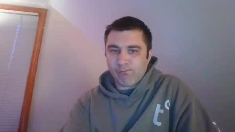 Snapshot of crush380 chatting on April 2, 10:51 pm Crush380 online show from April 2, 10:51 pm