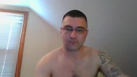 Snapshot of crush380 chatting on April 10, 9:41 pm Crush380 online show from April 10, 9:41 pm
