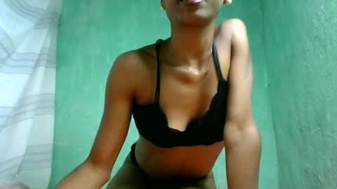crushlove069 online show from June 16, 1:36 pm