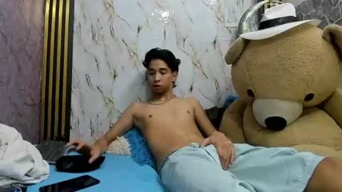 cruzito_hot_x21 online show from July 28, 4:39 pm