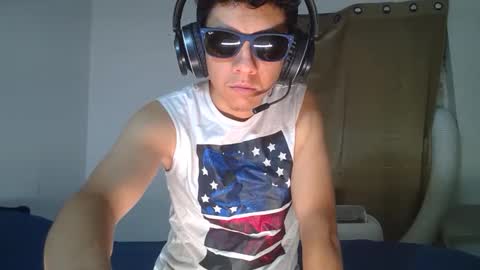 cry_guy online show from September 13, 11:21 am