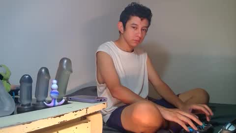 cry_guy online show from October 1, 7:47 am