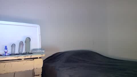 cry_guy online show from October 7, 11:13 pm