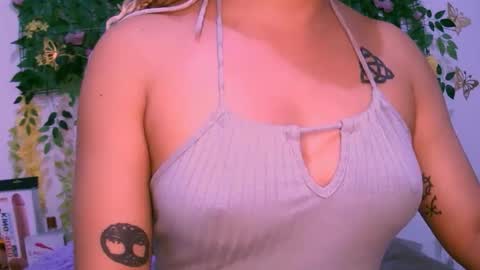 crysrus online show from December 21, 1:24 am