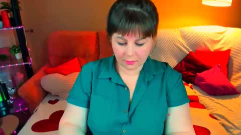 Anna online show from March 17, 8:01 pm