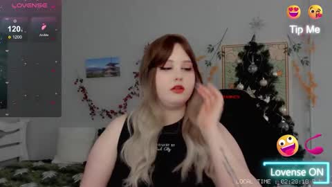 Snapshot of crystal__chris chatting on January 13, 12:21 pm Chris online show from January 13, 12:21 pm