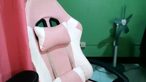 Crys online show from May 23, 2:43 pm