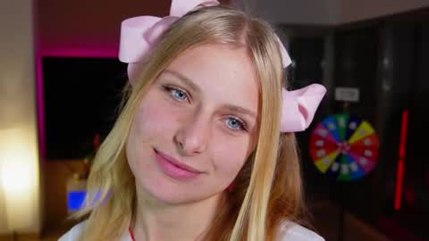 Crystal online show from February 8, 8:45 pm