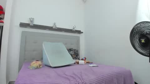 crystal_butterfly1 online show from January 26, 5:44 pm