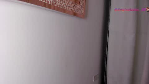 angie  online show from July 31, 3:17 am