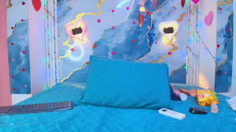 Snapshot of crystal_love08 chatting on February 16, 7:21 pm crystal online show from February 16, 7:21 pm