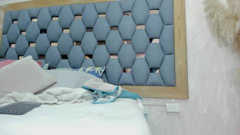 crystal_sm online show from October 28, 3:10 am