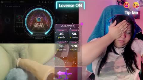 Snapshot of crystal_velvet01 chatting on January 25, 3:51 am crystal online show from January 25, 3:51 am