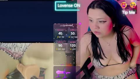 Snapshot of crystal_velvet01 chatting on January 26, 6:27 pm crystal online show from January 26, 6:27 pm