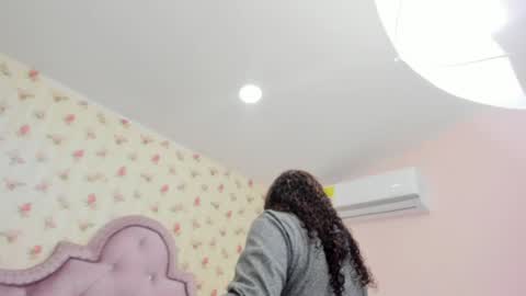 Milf Latina online show from August 2, 12:58 pm