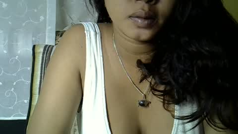 Snapshot of crystalbellax chatting on May 18, 5:57 am crystalbellax online show from May 18, 5:57 am
