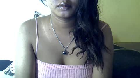 crystalbellax online show from July 6, 6:43 am