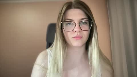 crystalblush01 online show from March 6, 6:37 pm