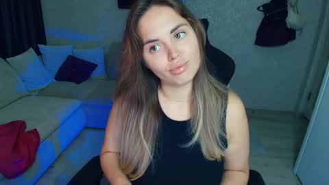 crystalemily online show from October 7, 7:11 pm