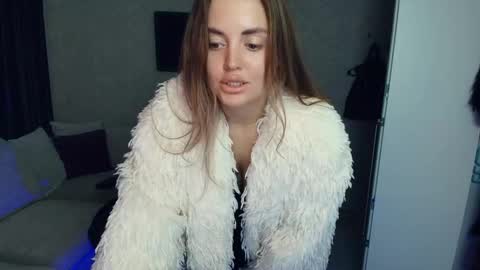 crystalemily online show from October 17, 7:16 pm