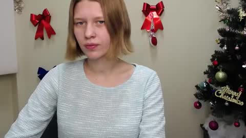 Snapshot of crystalgirl__ chatting on December 26, 1:10 pm Stella online show from December 26, 1:10 pm