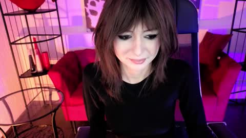 crystallbloom online show from February 4, 2:01 pm