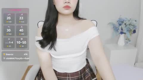 Snapshot of crystallea_ chatting on March 7, 2:08 am lea online show from March 7, 2:08 am