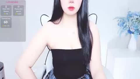 Snapshot of crystallea_ chatting on March 21, 10:09 am lea online show from March 21, 10:09 am