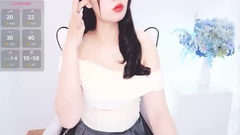 Snapshot of crystallea_ chatting on March 24, 1:32 am lea online show from March 24, 1:32 am