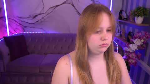 crystallpaws_ online show from September 10, 7:14 pm