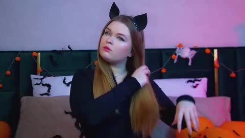 Crystal online show from October 27, 6:23 pm