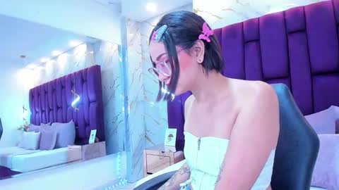 Crystal online show from February 19, 9:00 pm