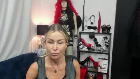 CrystalHotty online show from September 12, 4:34 am