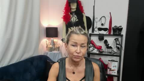 CrystalHotty online show from September 29, 6:07 am