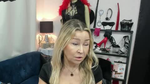 CrystalHotty online show from April 2, 5:16 am