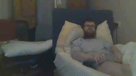 Snapshot of cs014g8493 chatting on December 30, 1:58 am chris online show from December 30, 1:58 am