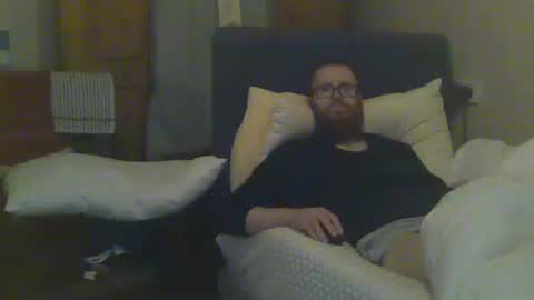 Snapshot of cs014g8493 chatting on February 1, 3:30 am chris online show from February 1, 3:30 am