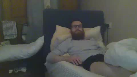 Snapshot of cs014g8493 chatting on February 7, 1:15 am chris online show from February 7, 1:15 am