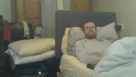 Snapshot of cs014g8493 chatting on November 19, 1:27 am chris online show from November 19, 1:27 am