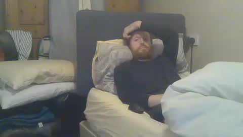 Snapshot of cs014g8493 chatting on November 23, 2:22 am chris online show from November 23, 2:22 am