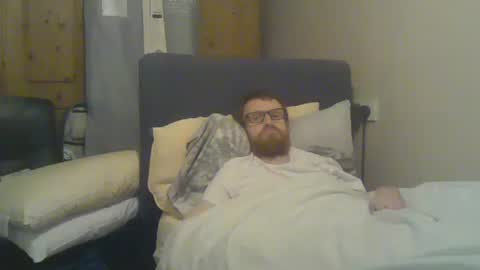 Snapshot of cs014g8493 chatting on December 1, 12:15 am chris online show from December 1, 12:15 am