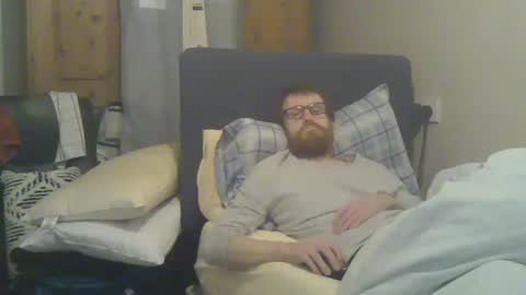 Snapshot of cs014g8493 chatting on December 18, 11:55 pm chris online show from December 18, 11:55 pm