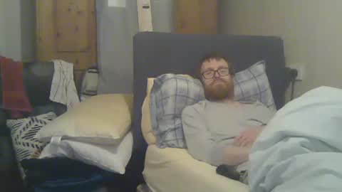 Snapshot of cs014g8493 chatting on December 20, 1:56 am chris online show from December 20, 1:56 am