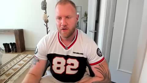 Snapshot of cub_guns95 chatting on April 6, 9:16 pm Gunnar online show from April 6, 9:16 pm