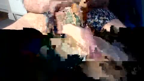 Snapshot of cucumberlad2018 chatting on December 5, 3:06 pm Tips WellCUM - Hot Bi Curious - ask Privates online show from December 5, 3:06 pm