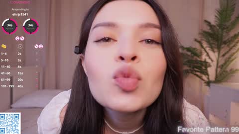 Ellie online show from November 18, 5:06 pm