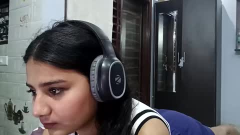 cuddlemuffins online show from April 9, 2:22 pm